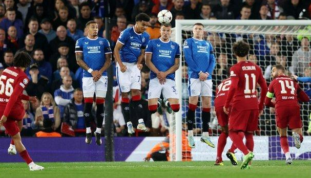 ليفربول ضد رينجرز ونابولي ضد أياكس.. نتائج مواجهات المجموعة الأولى من دوري أبطال أوروبا