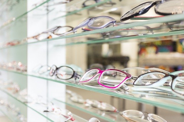 أفضل وأبرز محلات النظارات في الشارقة